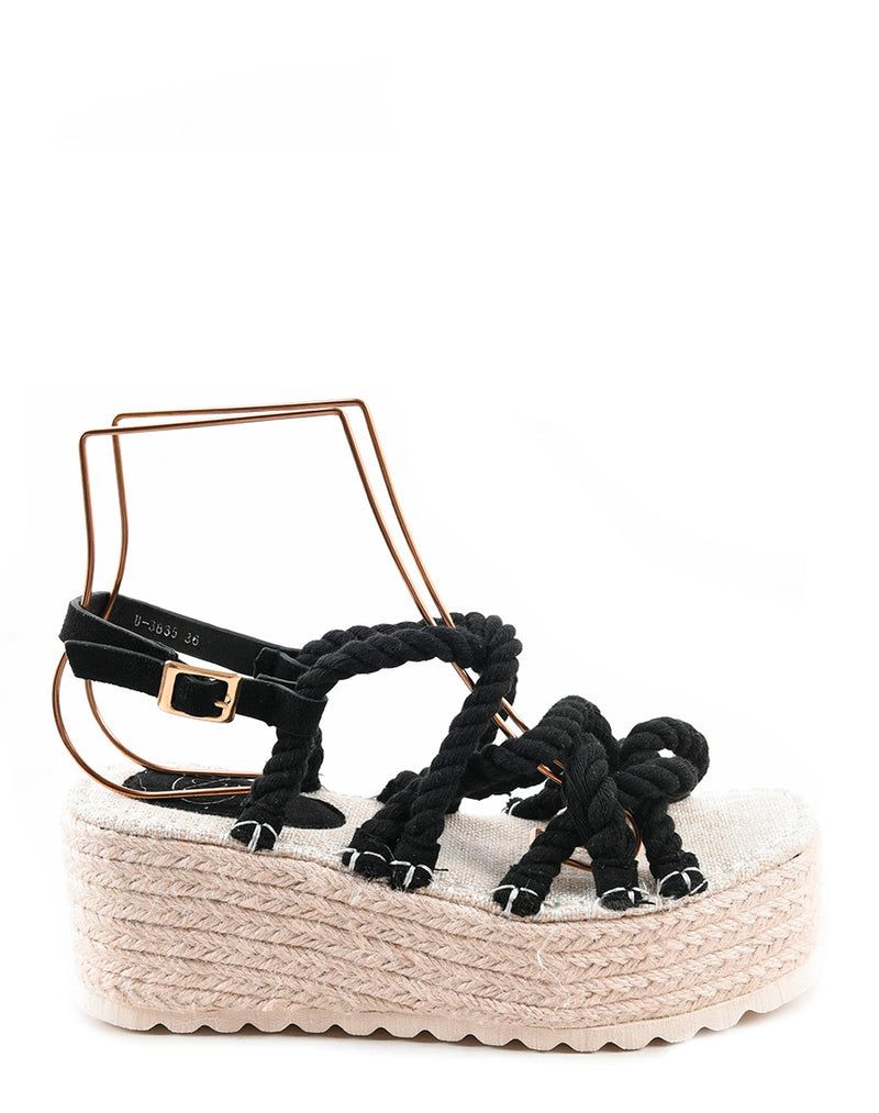 strappy sandals in black